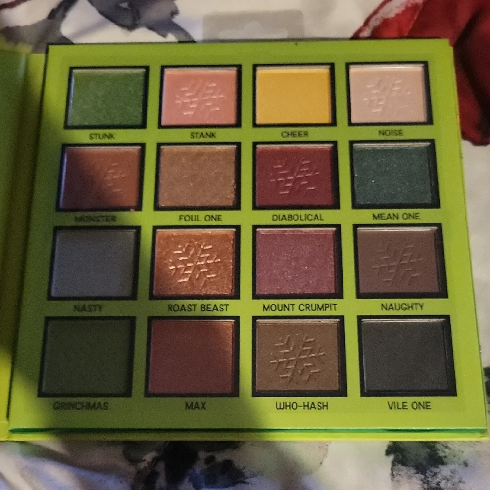 The Grinch Eyeshadow Palette
